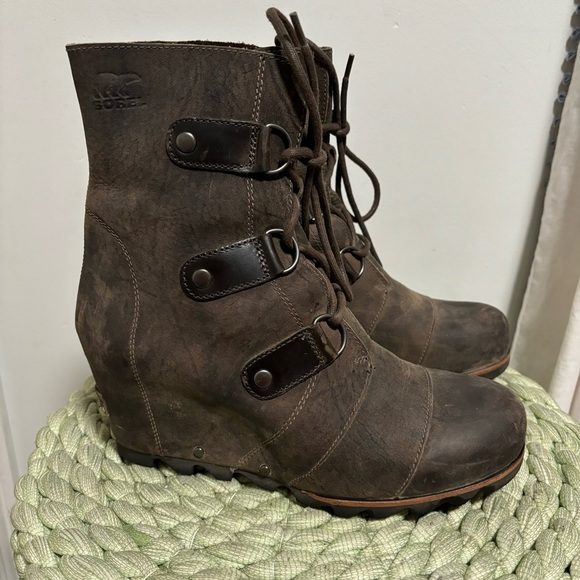Sorel Joan of Arctic Rustic Brown Leather Lace Up Hidden Wedge Mid Boots - Picture 1 of 11